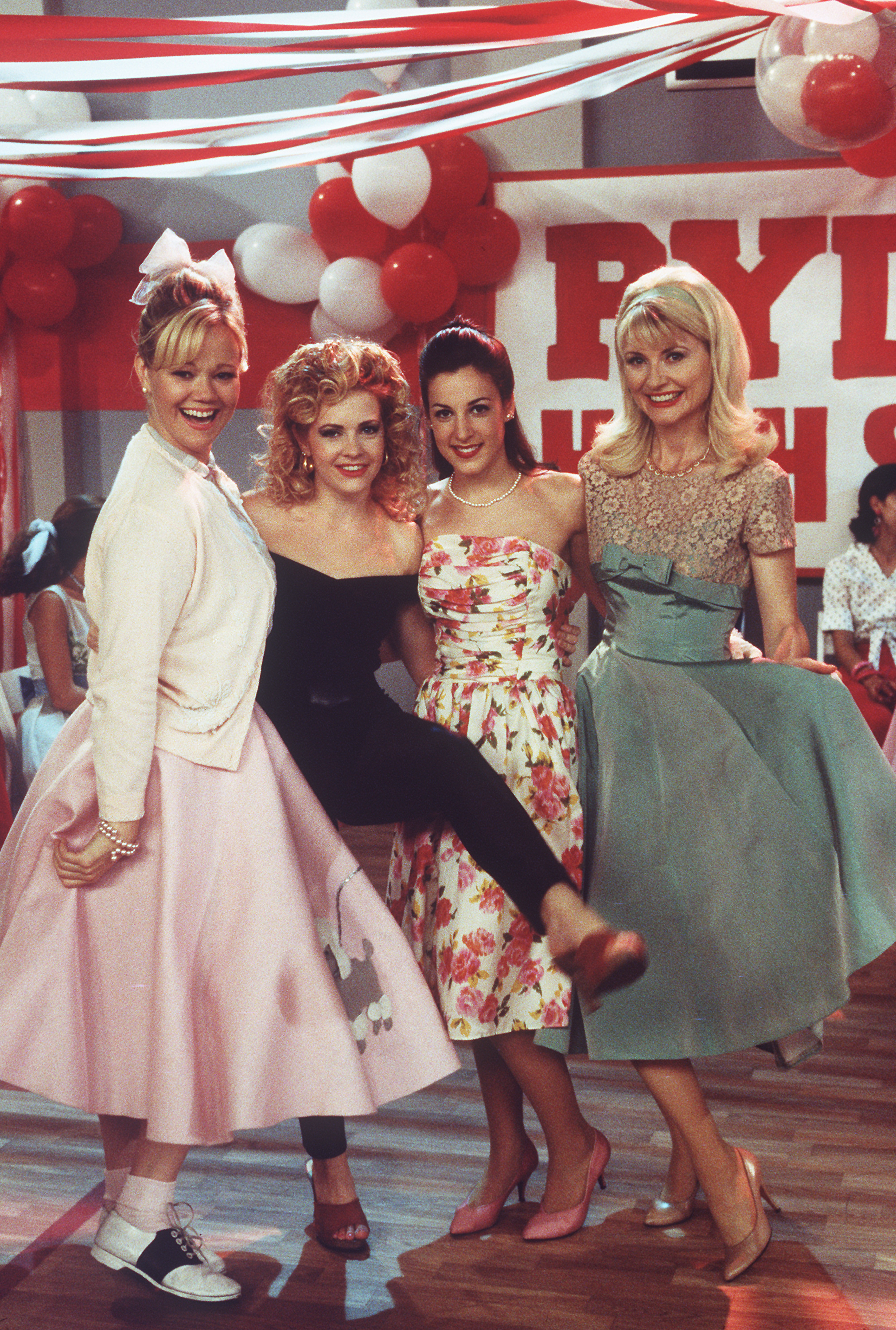 Still of Melissa Joan Hart, Caroline Rhea, Lindsay Sloane and Beth Broderick in Sabrina, the Teenage Witch (1996)