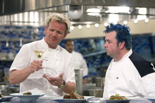 Still of Gordon Ramsay and Jason Santos in Hell's Kitchen (2005)