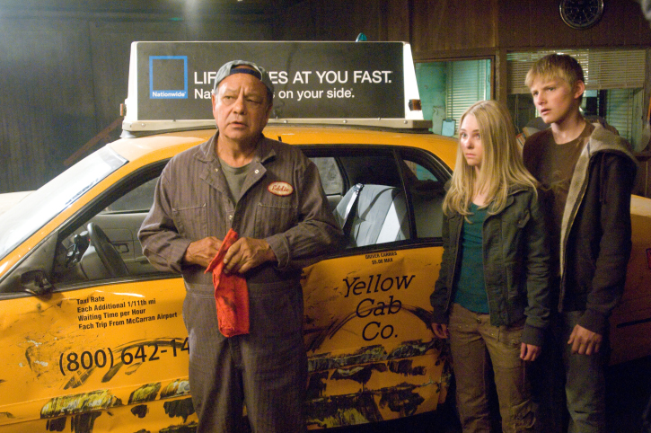 Still of Cheech Marin, AnnaSophia Robb and Alexander Ludwig in Race to Witch Mountain (2009)