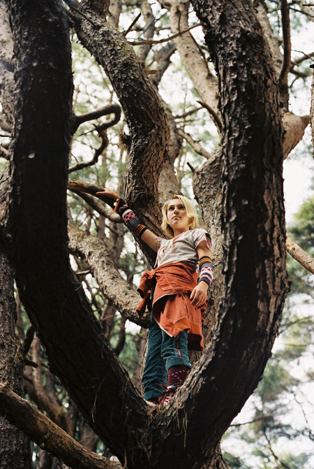 Still of AnnaSophia Robb in Bridge to Terabithia (2007)