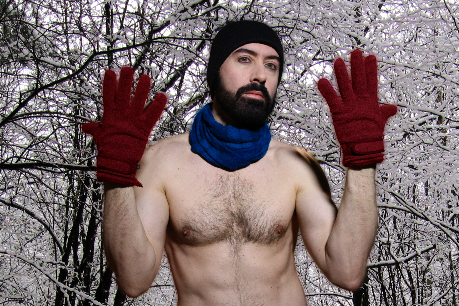 Oops, I think I forgot something. Oups, je pense que j'ai oublié quelque chose. Creo que me olvidé de algo. #NoShirt #NoCoat #Winter #Snow #FreezingRain #MoonDazeTV #LifeIsGood