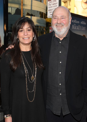 Rob Reiner and Michelle Singer at event of The Bucket List (2007)