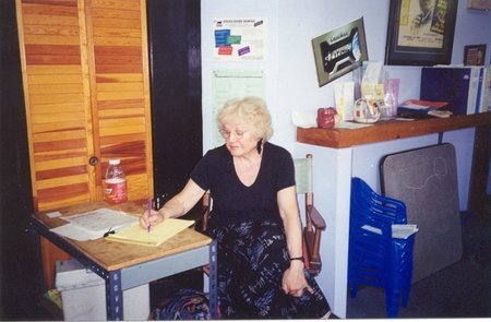 Josephine Forsberg teaching a class at Players Workshop in 2000. Other instructors included Eric Forsberg, Will Clinger, Martin deMaat and Ben Hollis.