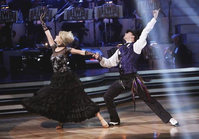 Still of Chelsea Kane and Mark Ballas in Dancing with the Stars (2005)