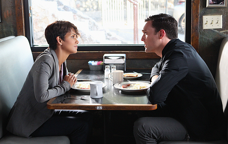 Still of Halle Berry and Owain Yeoman in Extant (2014)