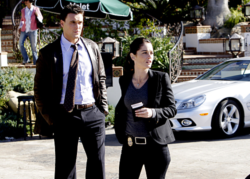 Still of Robin Tunney and Owain Yeoman in Mentalistas (2008)