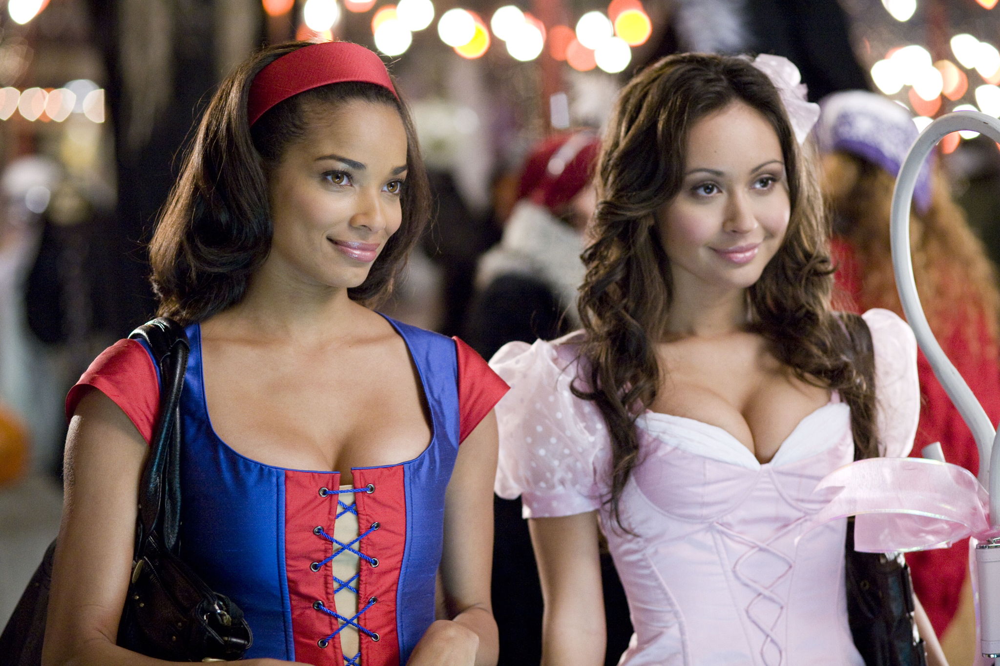 Still of Moneca Delain and Rochelle Aytes in Trick 'r Treat (2007)
