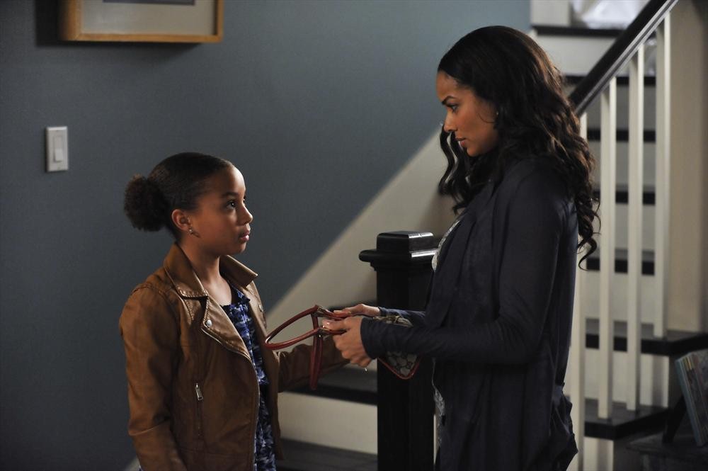 Still of Rochelle Aytes and Corinne Massiah in Mistresses (2013)