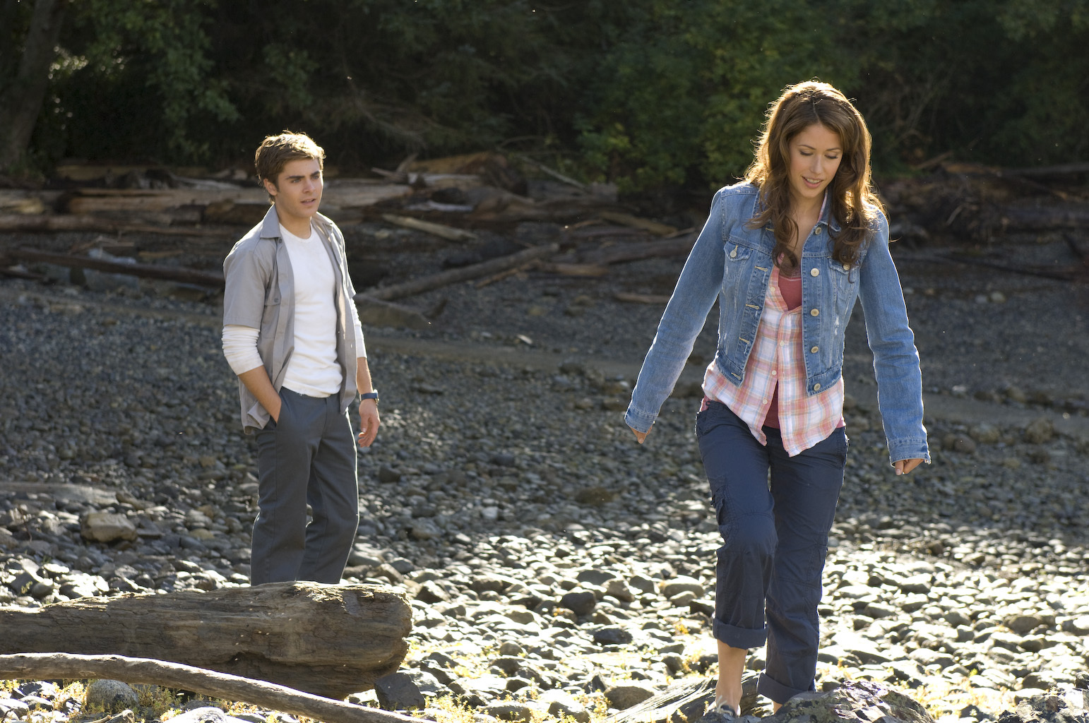 Still of Zac Efron and Amanda Crew in Charlie St. Cloud (2010)
