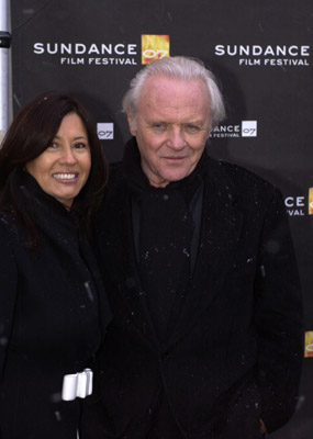 Anthony Hopkins and Stella Arroyave at event of Slipstream (2007)