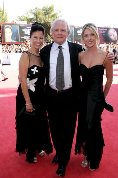 Anthony Hopkins, Stella Arroyave and Lisa Pepper at event of Proof (2005)