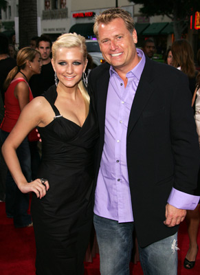 Ashlee Simpson and Joe Simpson at event of Undiscovered (2005)