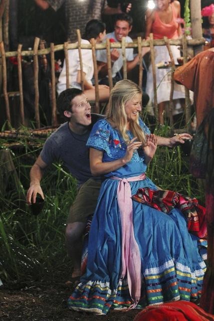 Still of Mamie Gummer and Zach Gilford in Off the Map (2011)