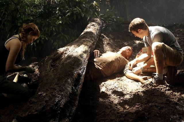 Still of Rachelle Lefevre and Zach Gilford in Off the Map (2011)