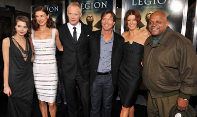Dennis Quaid, Charles S. Dutton, Kate Walsh, Paul Bettany, Willa Holland and Adrianne Palicki at event of Legionas (2010)