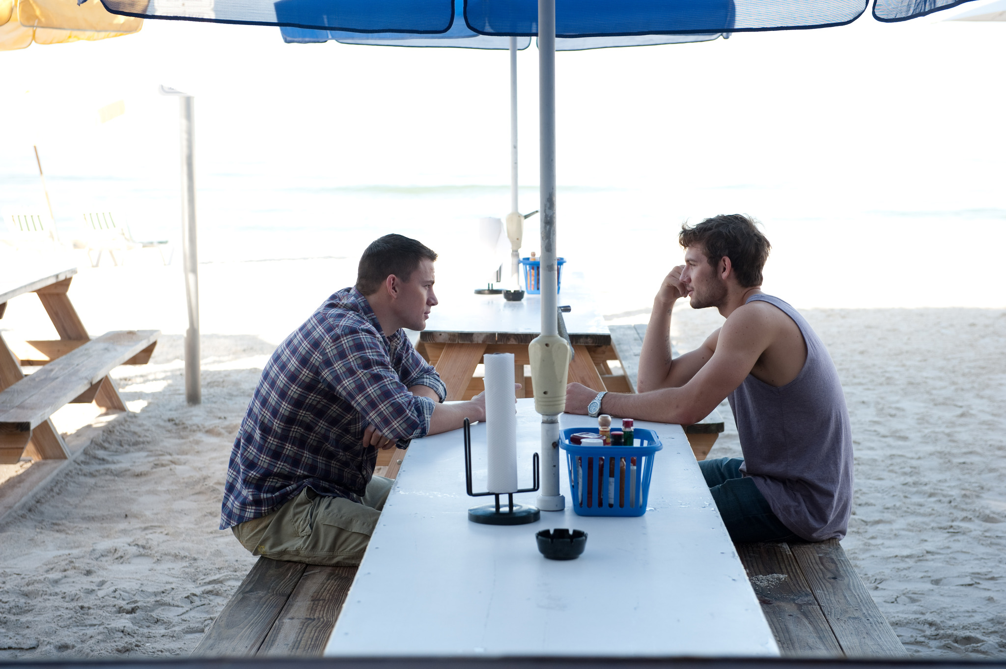 Still of Channing Tatum and Alex Pettyfer in Magiskasis Maikas (2012)