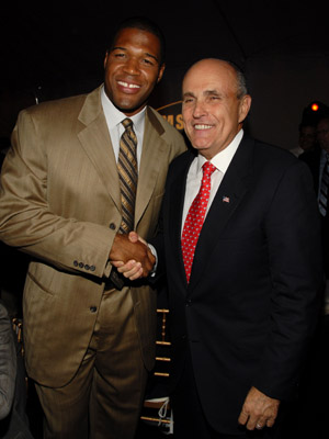 Rudy Giuliani and Michael Strahan