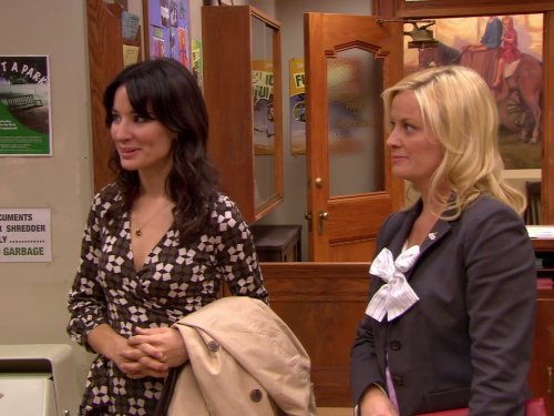 Still of Amy Poehler and Alison Becker in Parks and Recreation (2009)