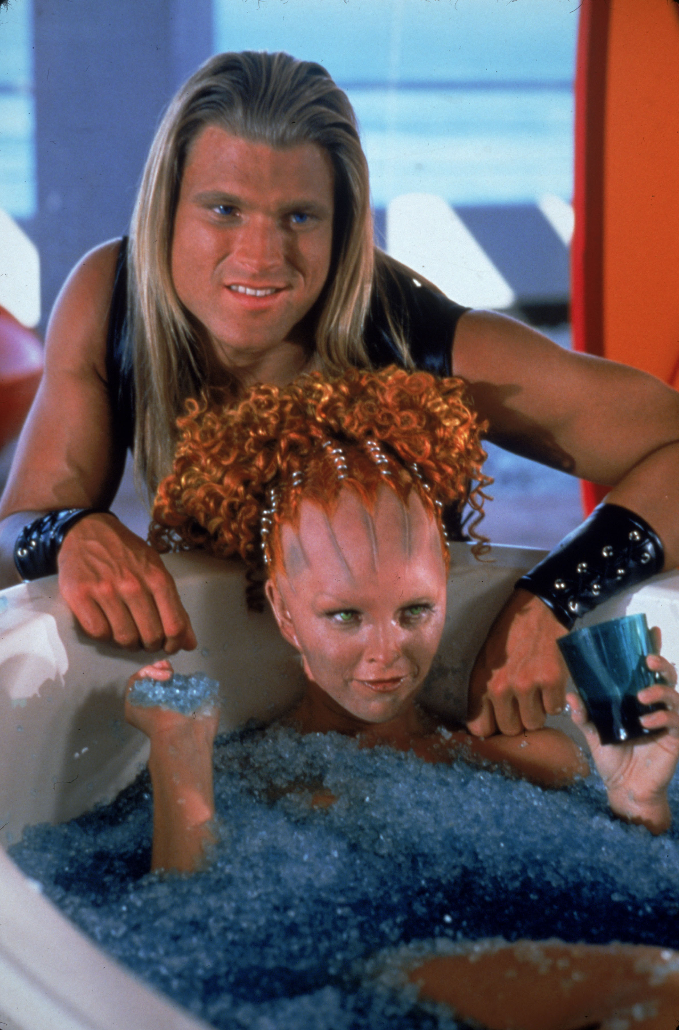 Still of Tammy Macintosh and Milan Keyser in Farscape (1999)