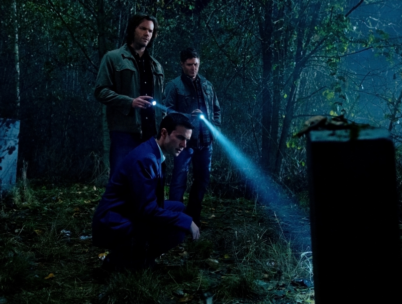 Still of Jensen Ackles, Jared Padalecki and Gil McKinney in Supernatural (2005)