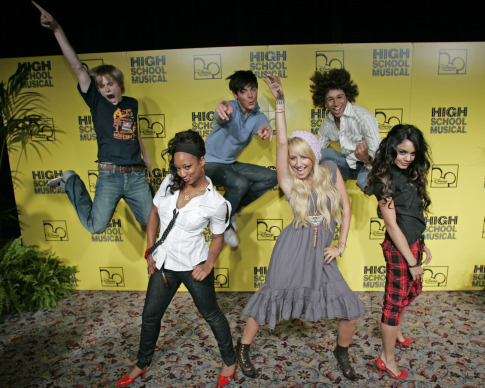Corbin Bleu, Monique Coleman, Ashley Tisdale, Vanessa Hudgens and Lucas Grabeel at event of High School Musical (2006)