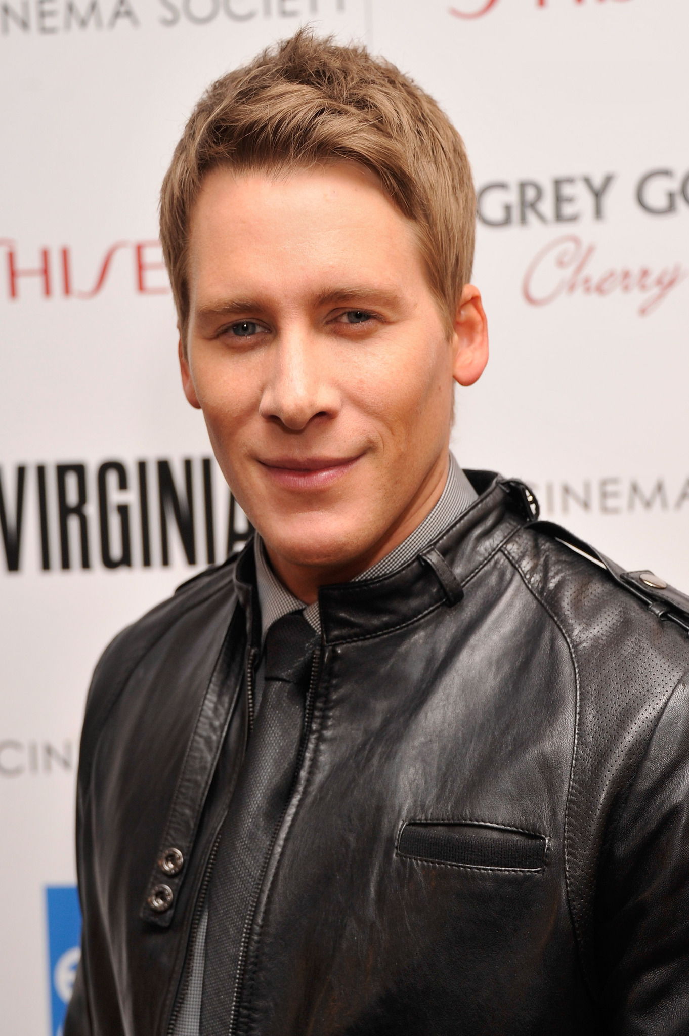 Dustin Lance Black at event of Virginia (2010)