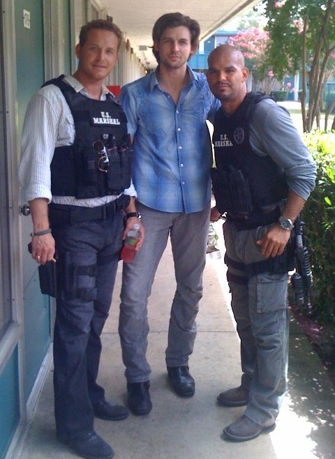 Donny Boaz, with Cole Hauser and Amaury Nolasco, on the set of Chase.