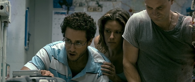 Still of Paulo Costanzo, Shea Whigham and Jill Wagner in Splinter (2008)