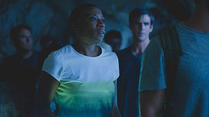 Still of Eddie Cahill and Aisha Hinds in Under the Dome (2013)
