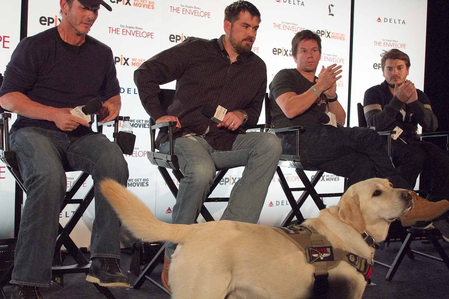 Mark Wahlberg, Peter Berg and Emile Hirsch at event of Islikes gyvas (2013)