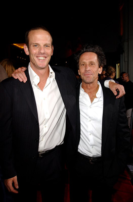 Peter Berg and Brian Grazer at event of Penktadienio vakaro ziburiai (2004)