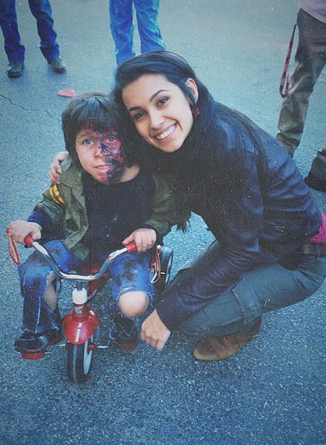 Sophia Taylor Ali with kid Zombie in THE WALKING DECEASED