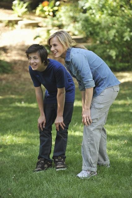 Still of Julie Benz and Jimmy Bennett in No Ordinary Family (2010)