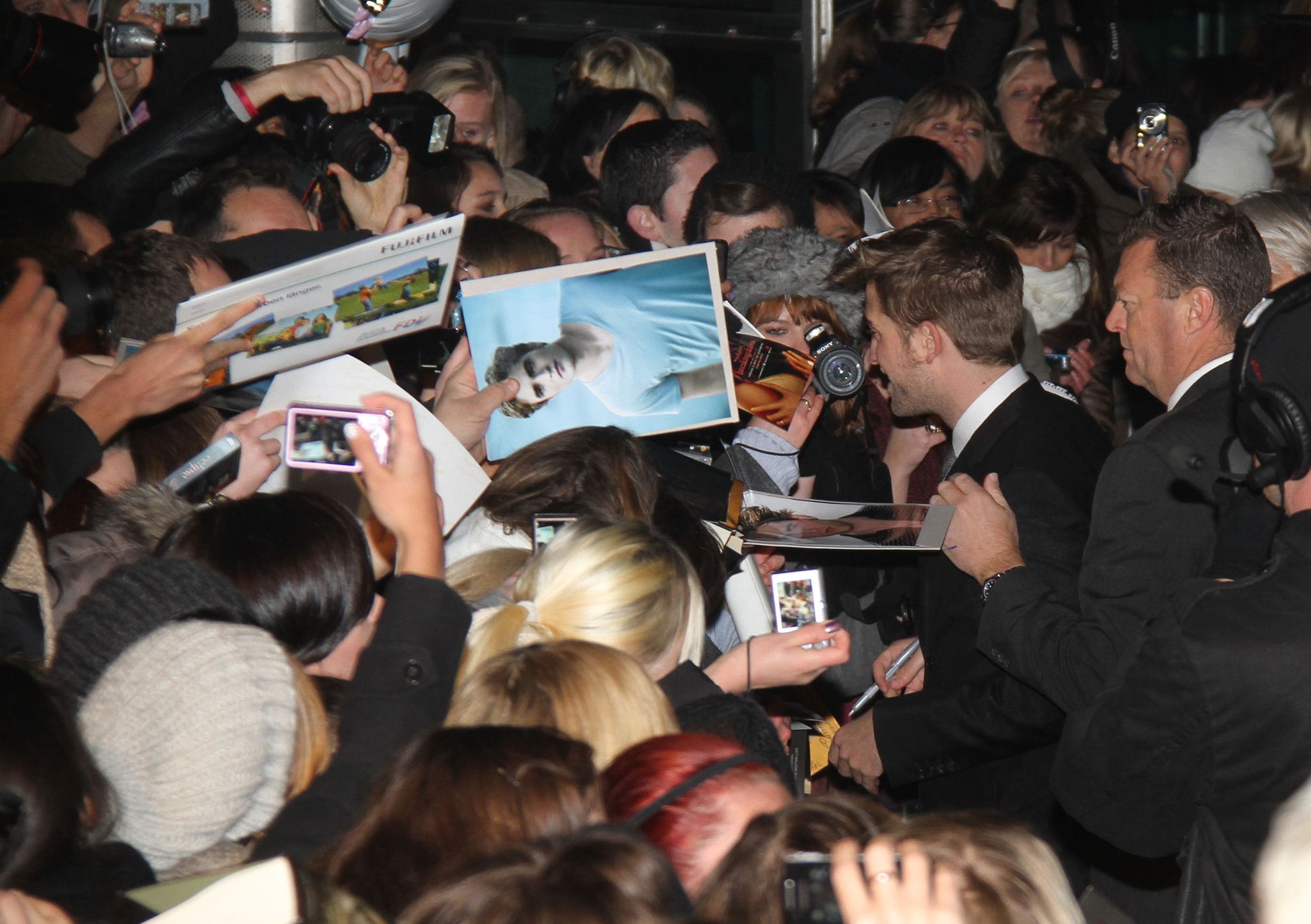 Robert Pattinson at event of Brekstanti ausra. 1 dalis (2011)