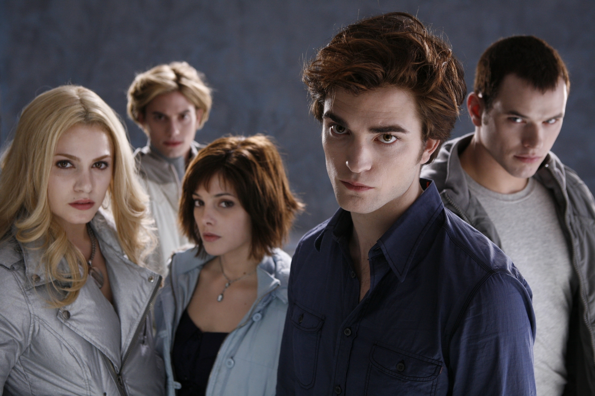Still of Nikki Reed, Robert Pattinson, Kellan Lutz, Jackson Rathbone and Ashley Greene in Twilight (2008)