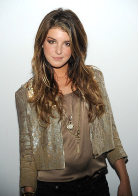 Shenae Grimes-Beech