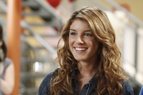 Still of Shenae Grimes-Beech in 90210 (2008)