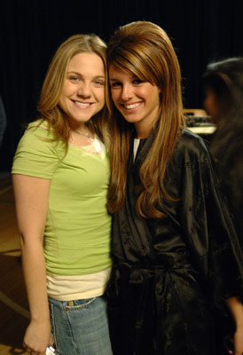 Lauren Collins and Shenae Grimes-Beech at event of Degrassi: The Next Generation (2001)