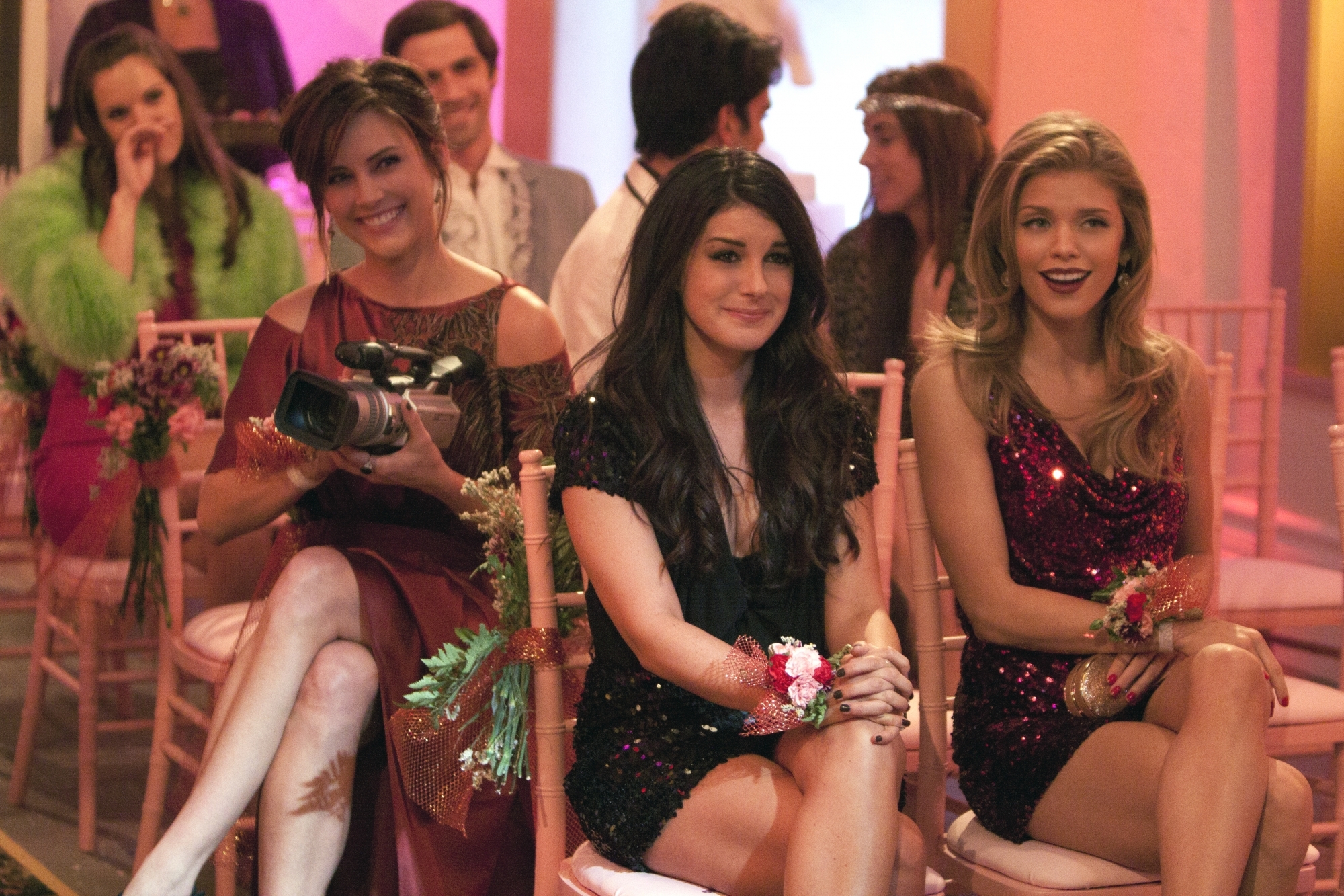 Still of Shenae Grimes-Beech, AnnaLynne McCord and Jessica Stroup in 90210 (2008)