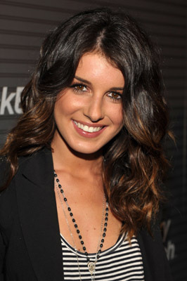 Shenae Grimes-Beech