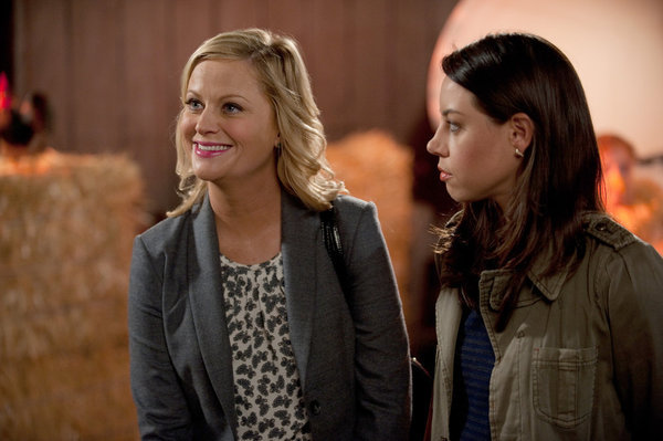 Still of Amy Poehler, Colleen Hayes and Aubrey Plaza in Parks and Recreation (2009)