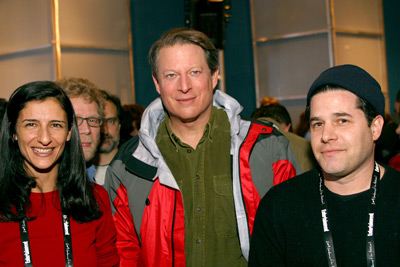 Al Gore, Zana Briski and Ross Kauffman at event of Born Into Brothels: Calcutta's Red Light Kids (2004)