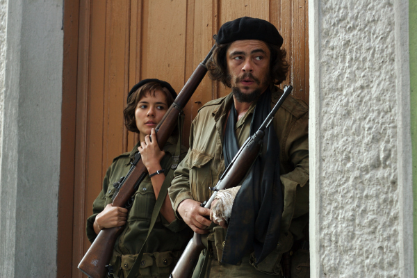 Still of Benicio Del Toro and Catalina Sandino Moreno in Che: Part One (2008)