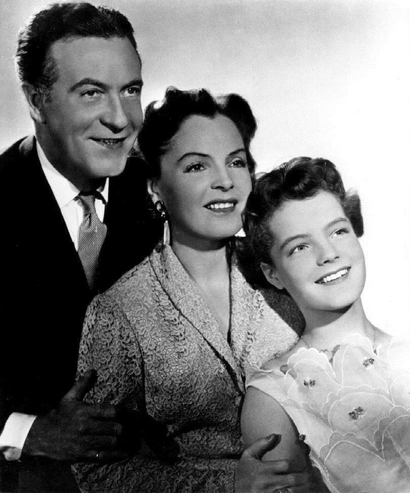 Still of Romy Schneider, Magda Schneider and Willy Fritsch in Wenn der weiße Flieder wieder blüht (1953)
