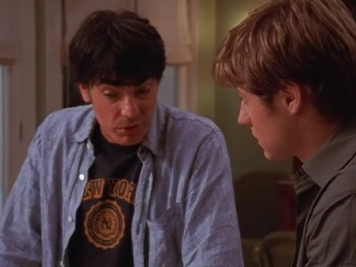 Still of Peter Gallagher and Ben McKenzie in The O.C. (2003)