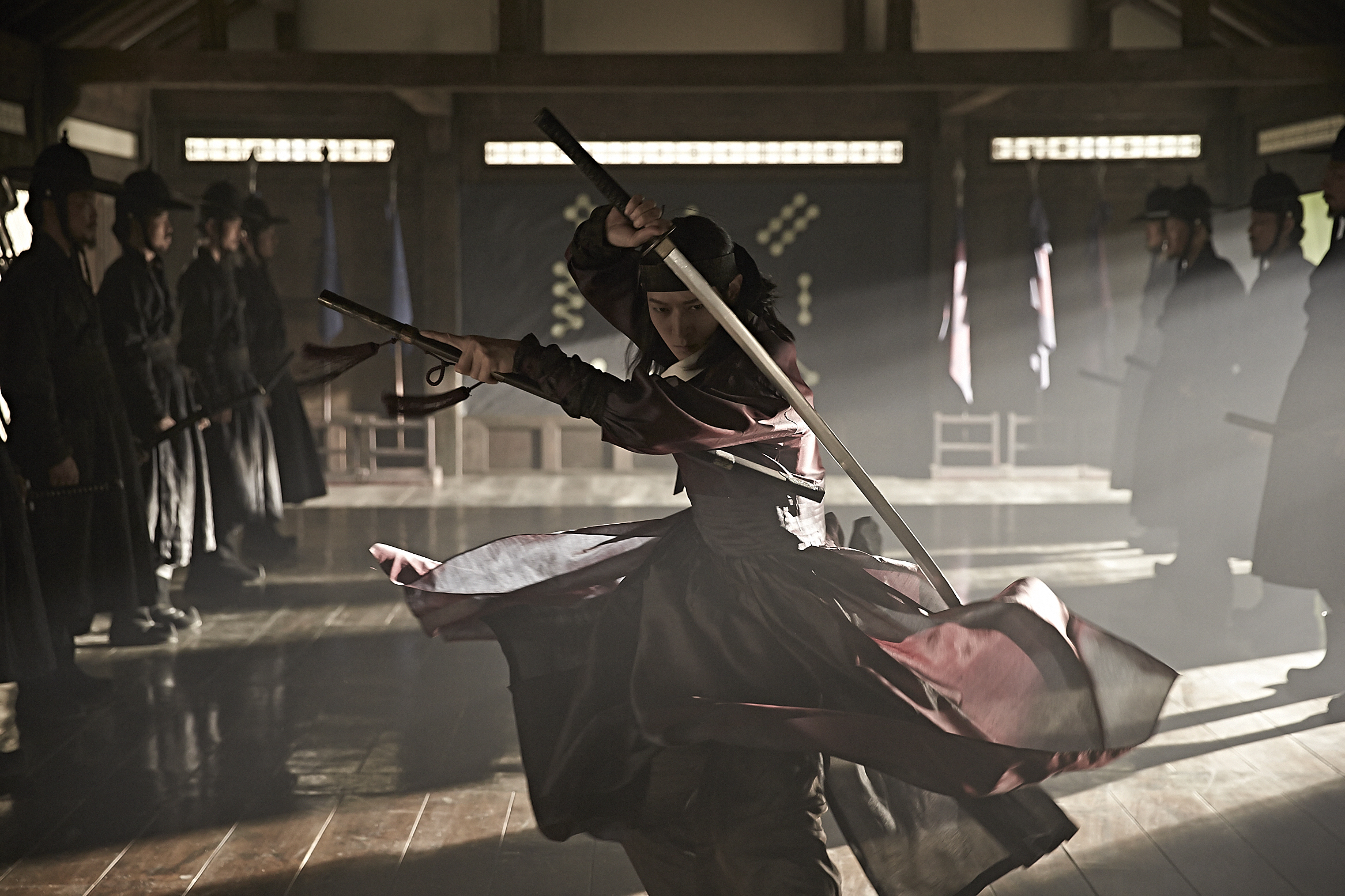 Still of Dong-won Kang in Kundo: Min-ran-eui si-dae (2014)