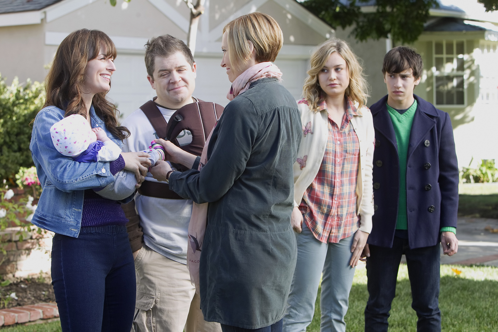 Still of Toni Collette, Brie Larson, Patton Oswalt, Keir Gilchrist and Rosemarie DeWitt in United States of Tara (2009)