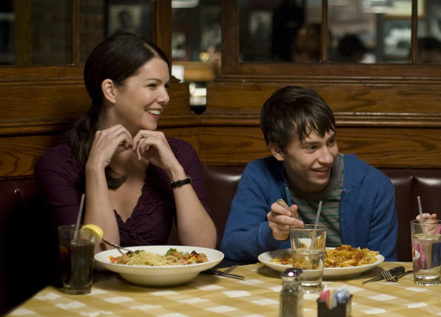 Still of Lauren Graham and Keir Gilchrist in It's Kind of a Funny Story (2010)