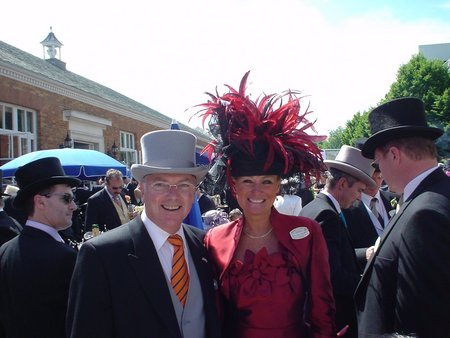 June 15th 2004, Ronnie was invited to Royal Ascot in the Royal Enclouser by the Ambassador from The Netherlands in England. Ronnie loves to be with beautiful women!