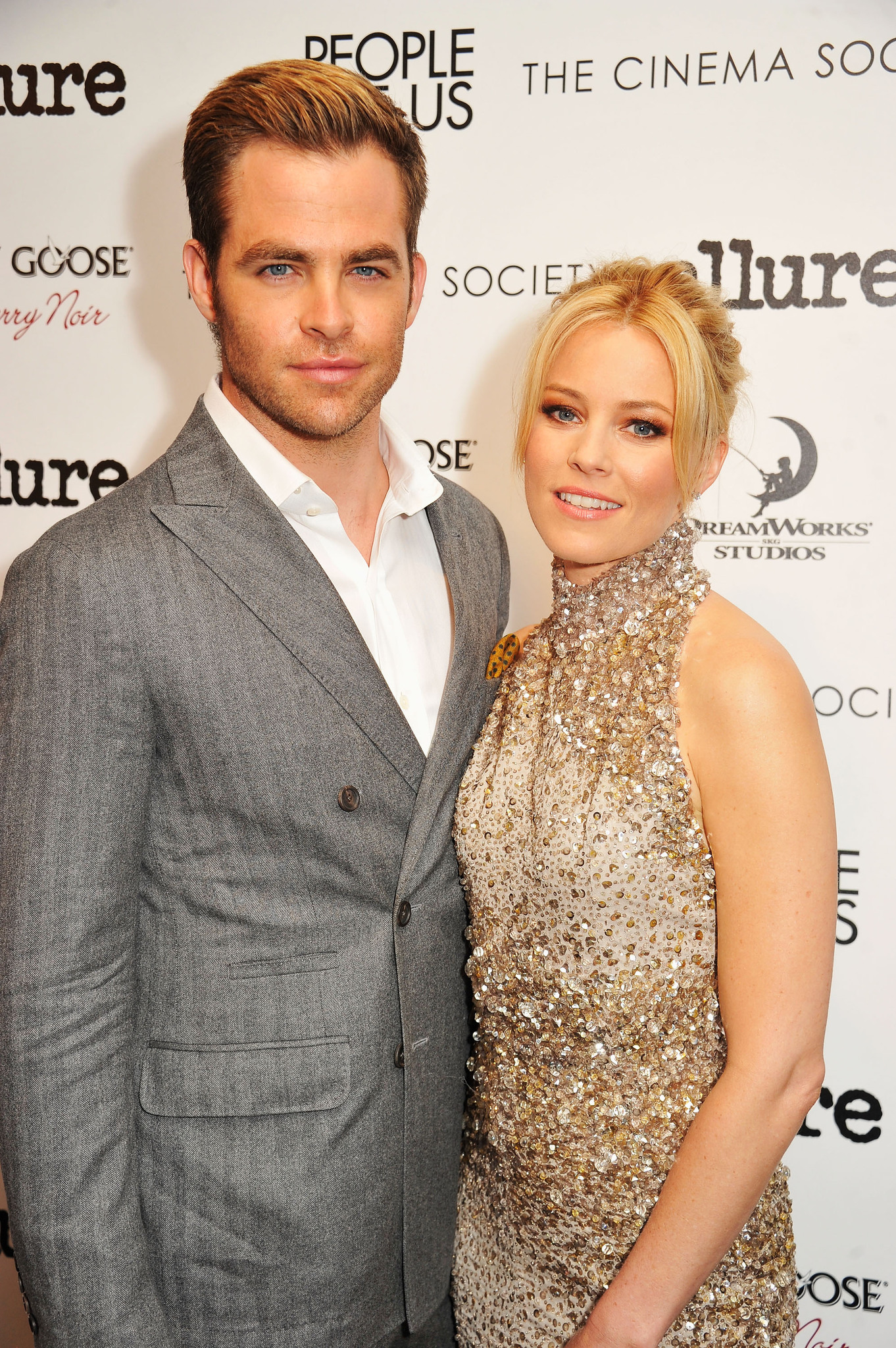 Elizabeth Banks and Chris Pine at event of People Like Us (2012)